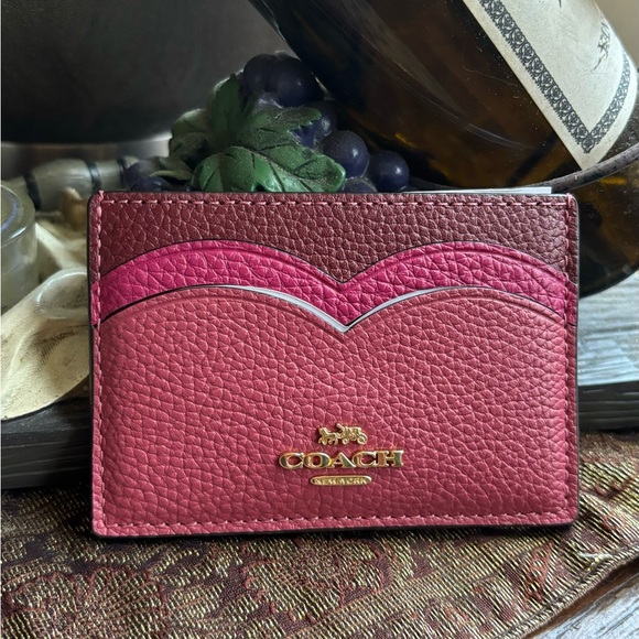 Authentic COACH HEART pebbled smooth leather card case - Picture 3 of 7